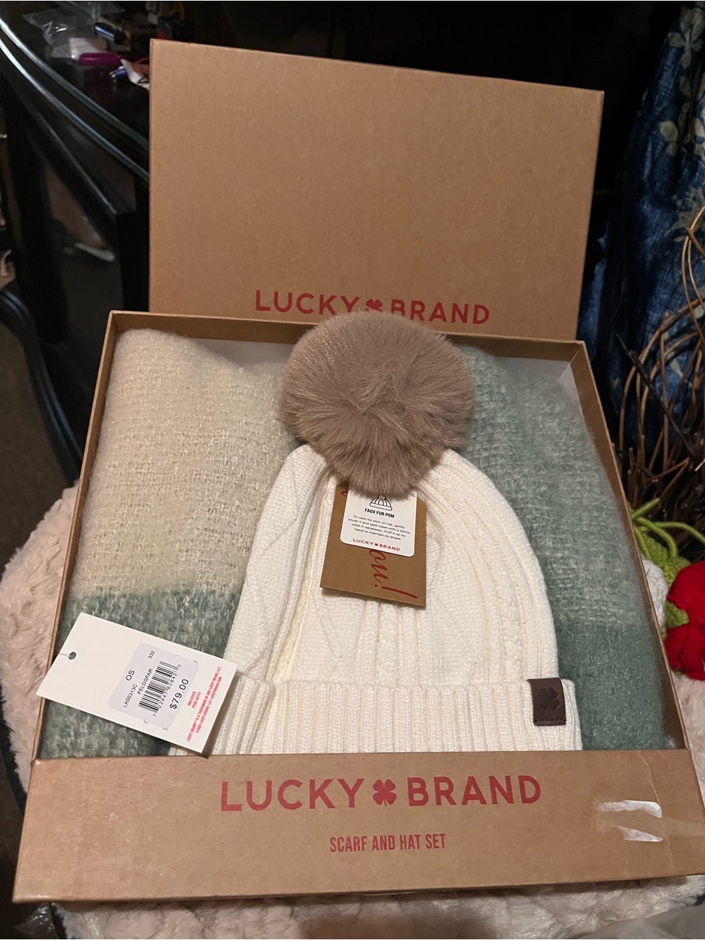 nwt Lucky Brand Cable Knit Hat and Scarf Set